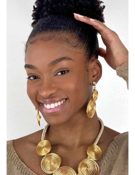 Colar dourado ou prateado