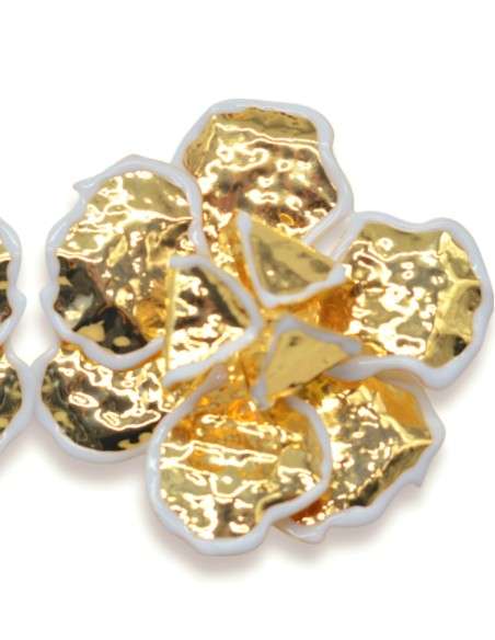 Brincos flor grandes dourados e Branco