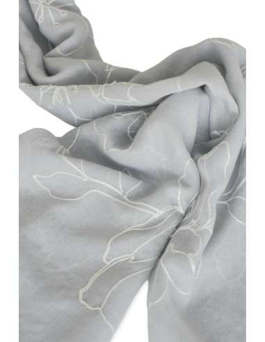 Echarpe Primavera Delicada: Flores Bordadas em Branco, Viscose e Algodão