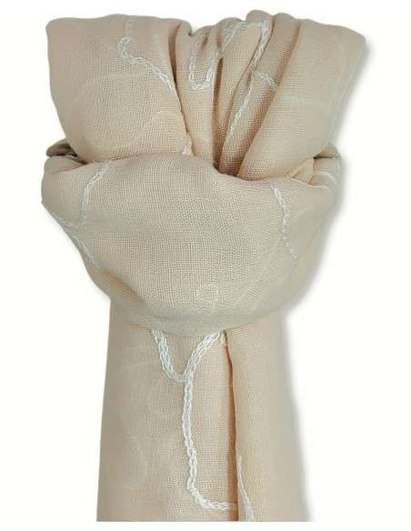Echarpe Primavera Delicada: Flores Bordadas em Branco, Viscose e Algodão