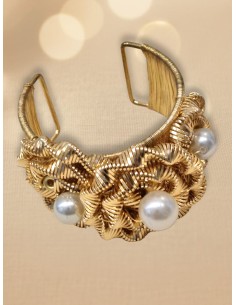 Pulseira dourada com pérola 2