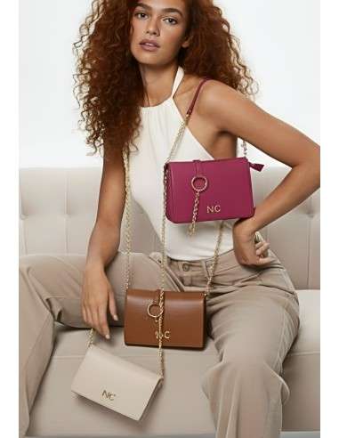 Tiracolo com cadeado dourado